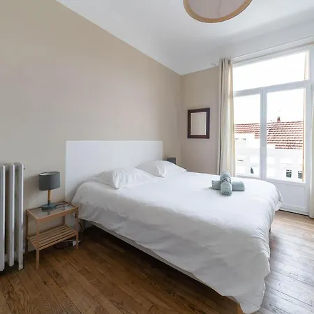 Le Larbaud - Calme Et Lumineux En Centre *