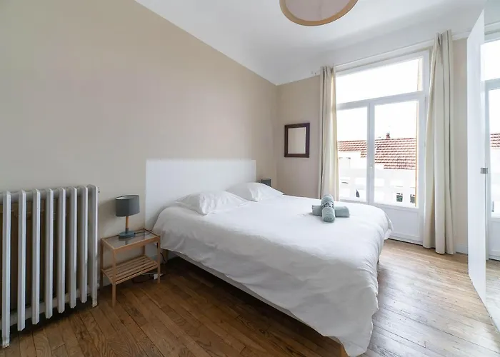 Le Larbaud - Calme Et Lumineux En Centre *