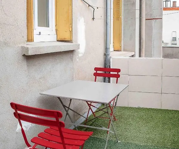 Le Larbaud - Calme Et Lumineux En Centre