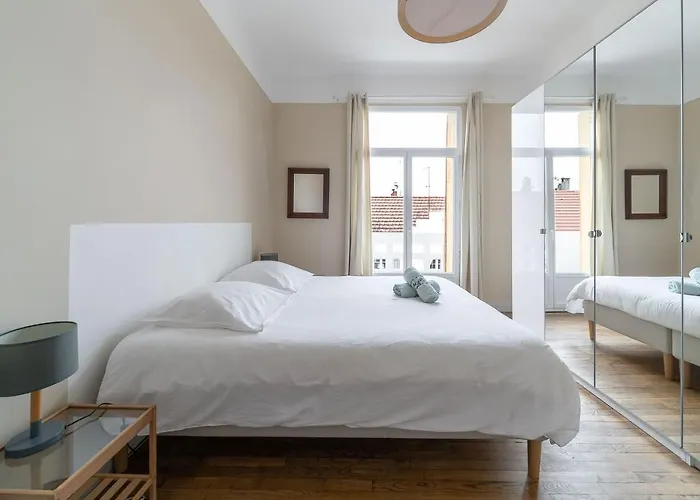 Le Larbaud - Calme Et Lumineux En Centre Daire